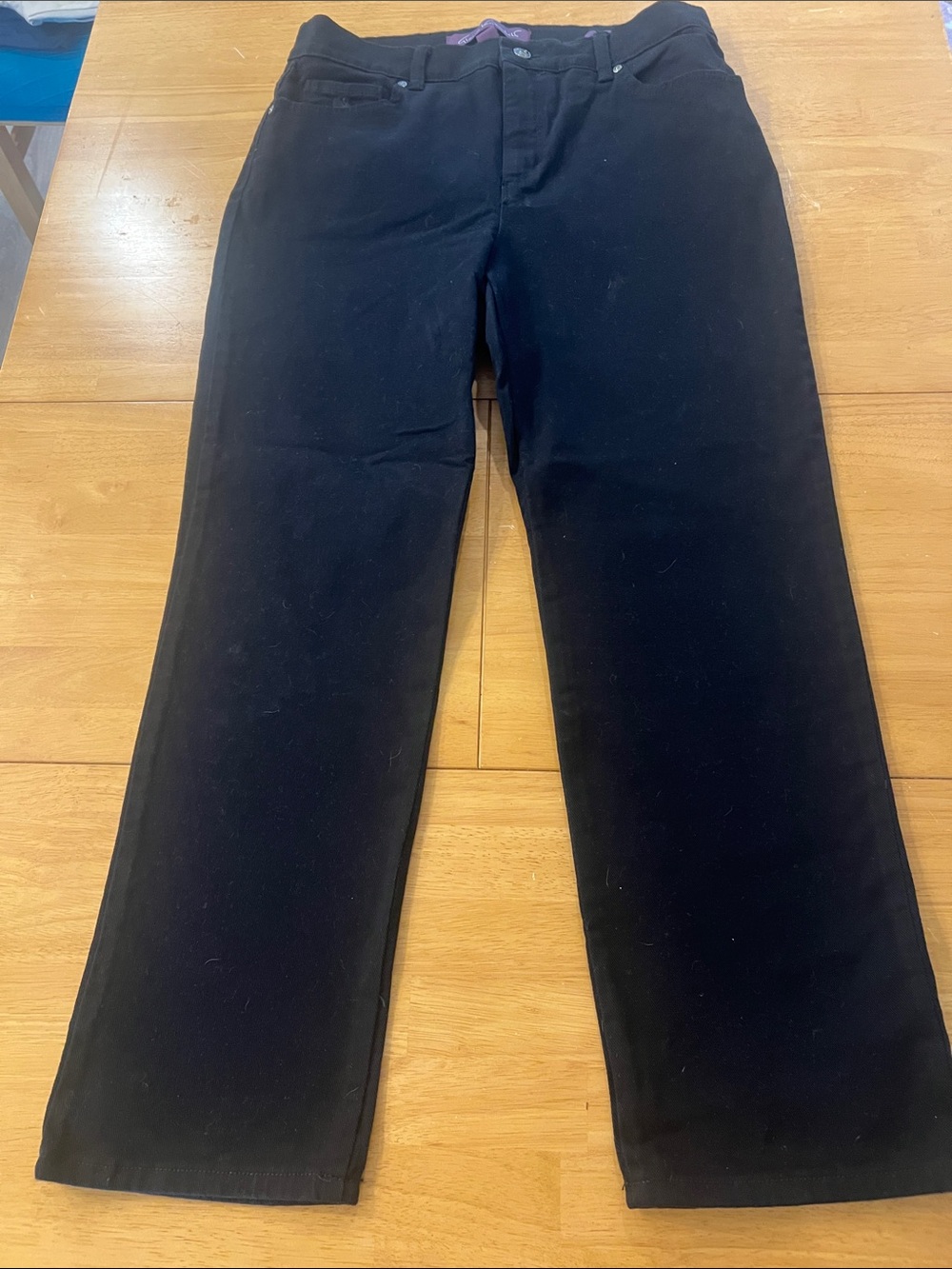 Women’s Straight Leg Black Jeans — Timeless Everyday Fit